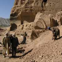 afghanische Arbeiter in der Nische des Gr. Buddha